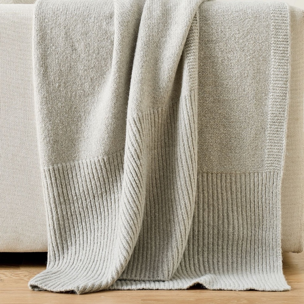 NWT Pottery Barn Bold Border Cozy Knit throw in platinum size 50x60